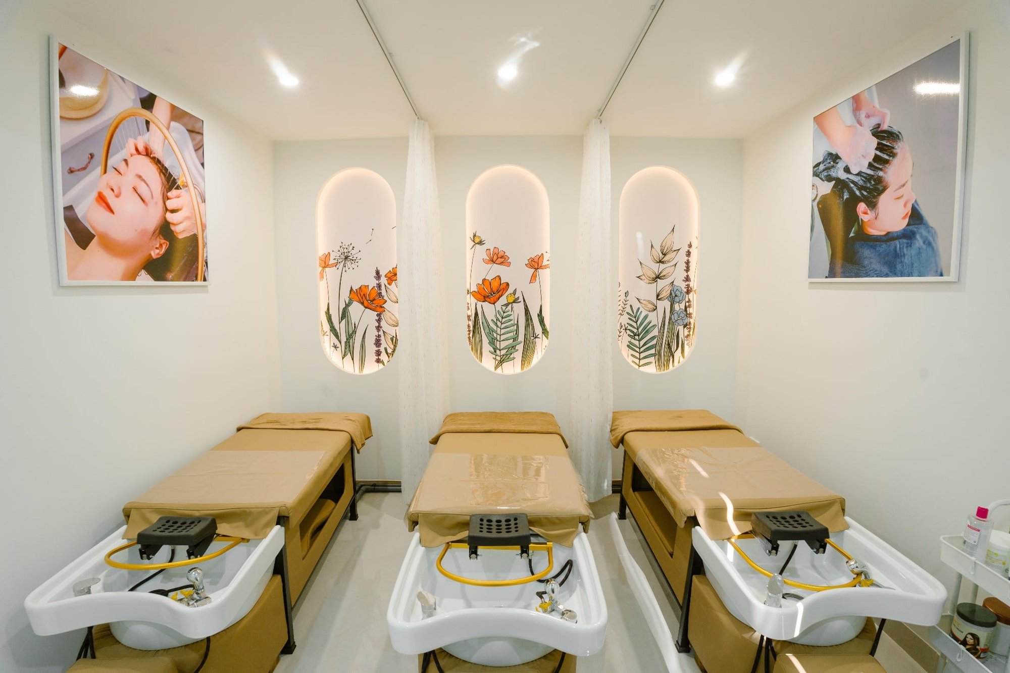 Phòng trị liệu riêng tư dành cho khách sử dụng combo gội đầu massage tại Ánh Spa