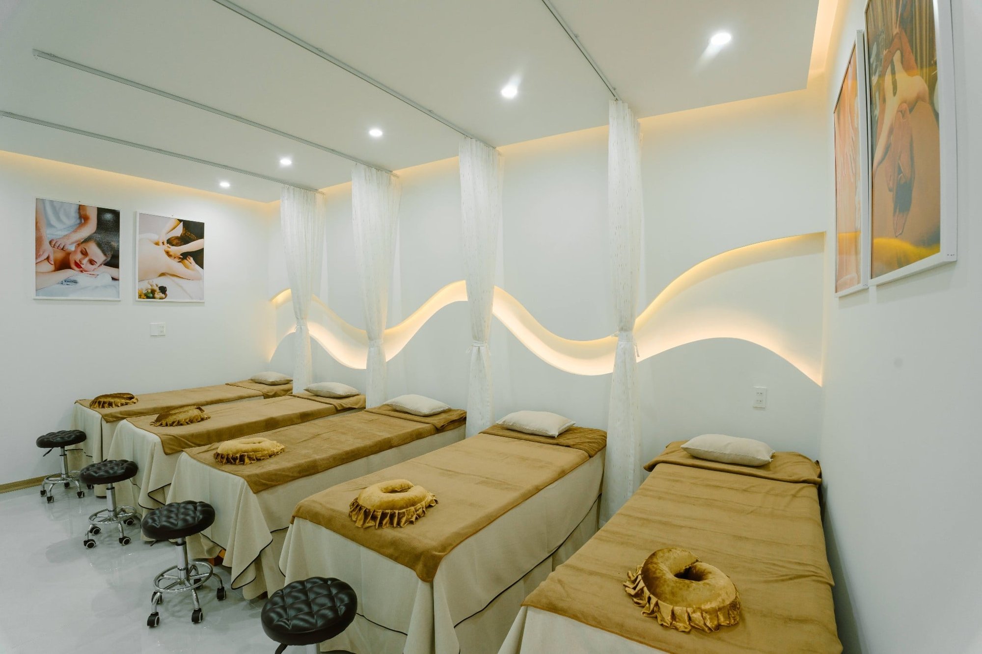 Phòng xông hơi gỗ sạch sẽ và riêng tư